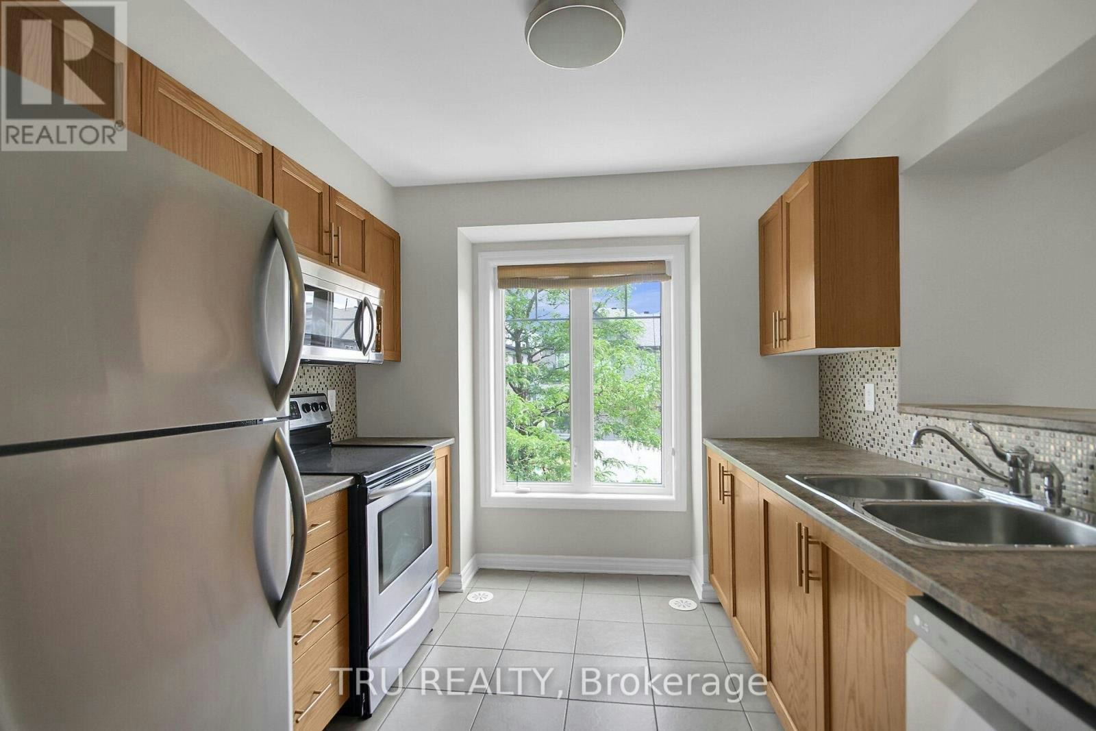 2505 Waterlilly Way, Ottawa, ON, K2J 0K2 - 11