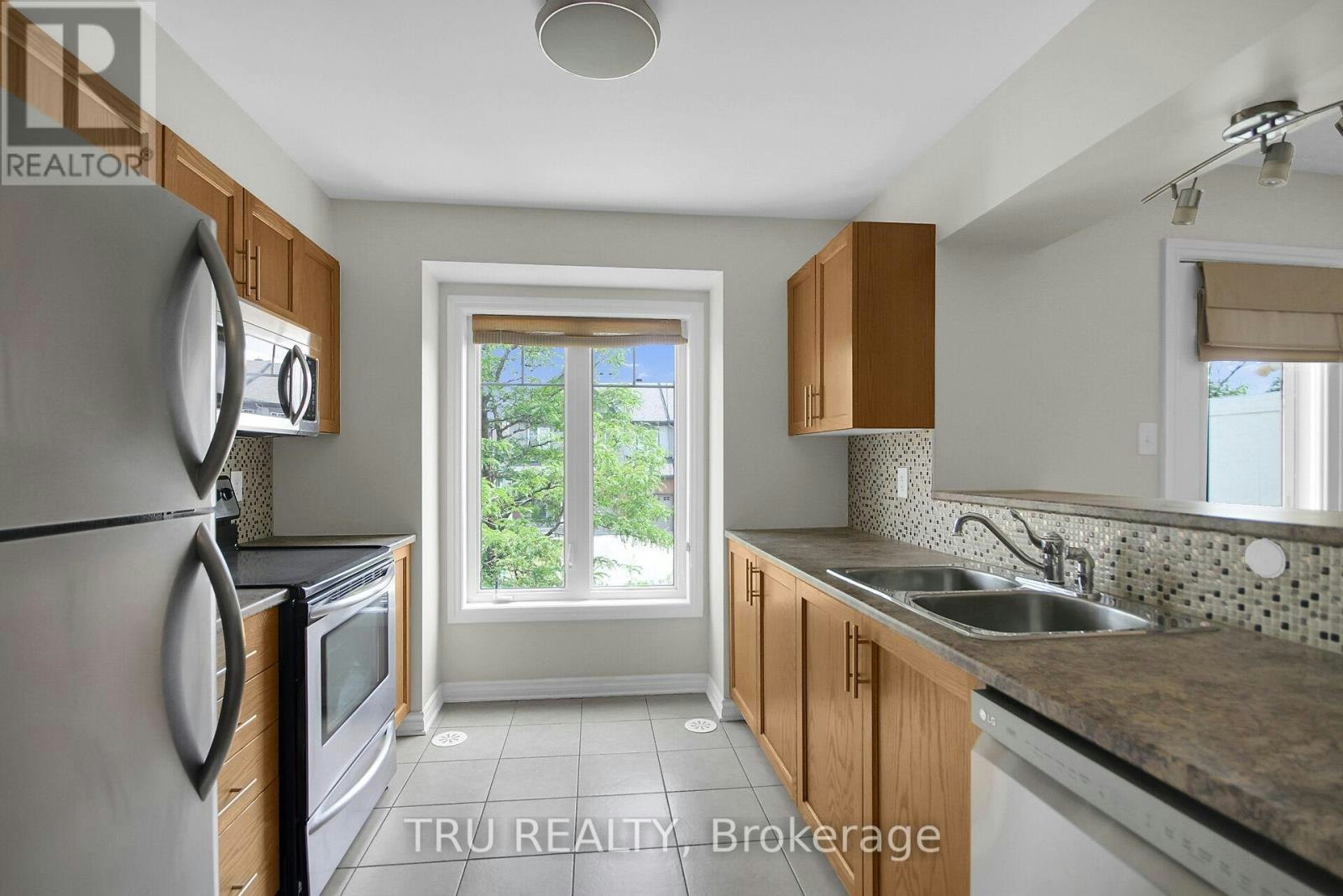 2505 Waterlilly Way, Ottawa, ON, K2J 0K2 - 12