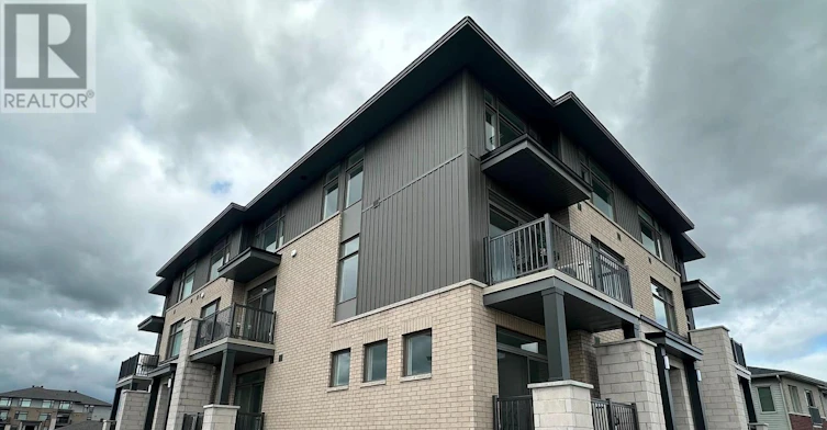J-1055 Cedar Creek Drive, Ottawa, ON, K1X 0G3
