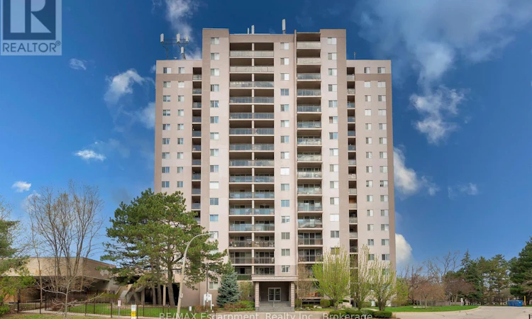 310-975 Warwick Court