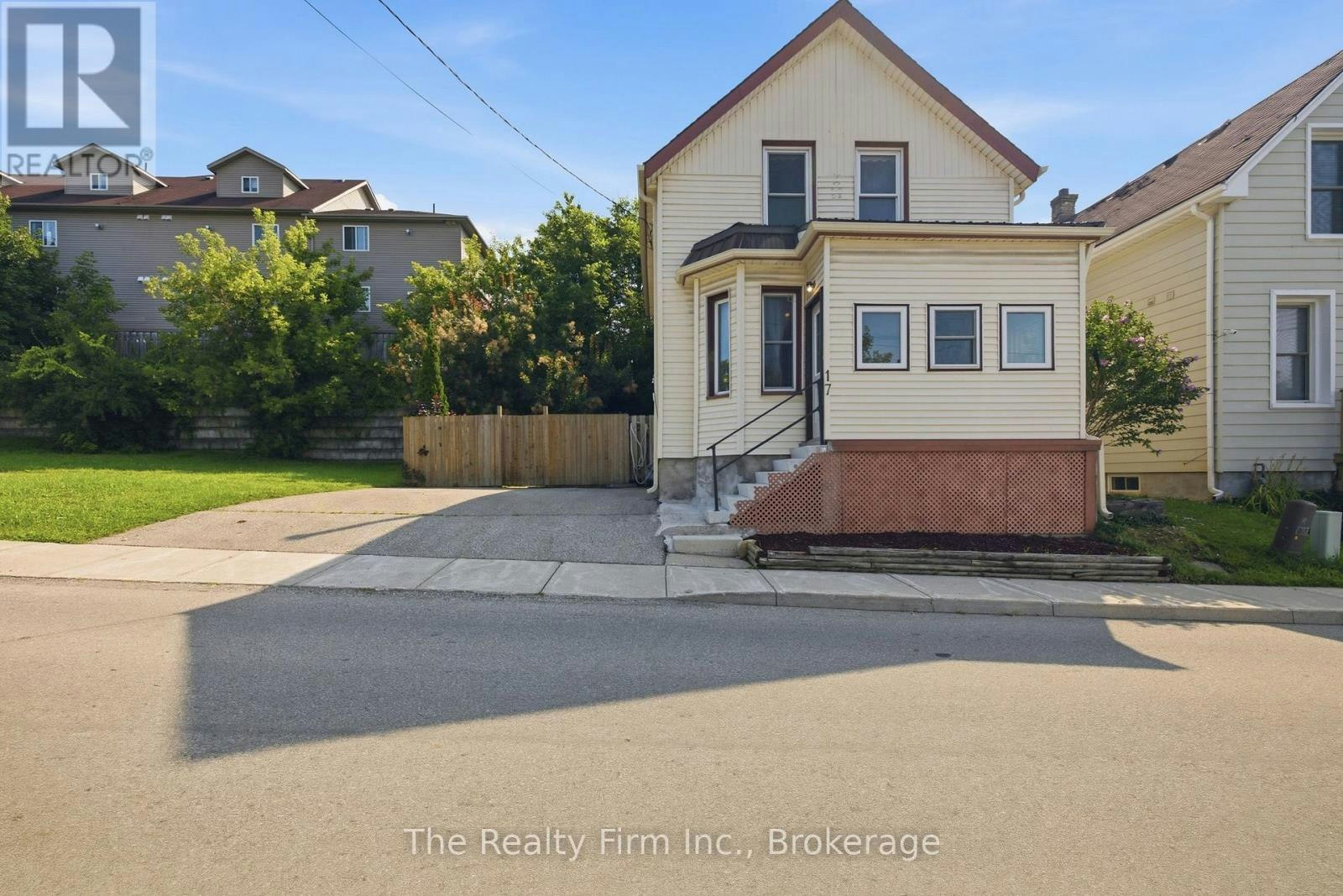 17 Douglas Street, Woodstock, ON, N4S 2Y1