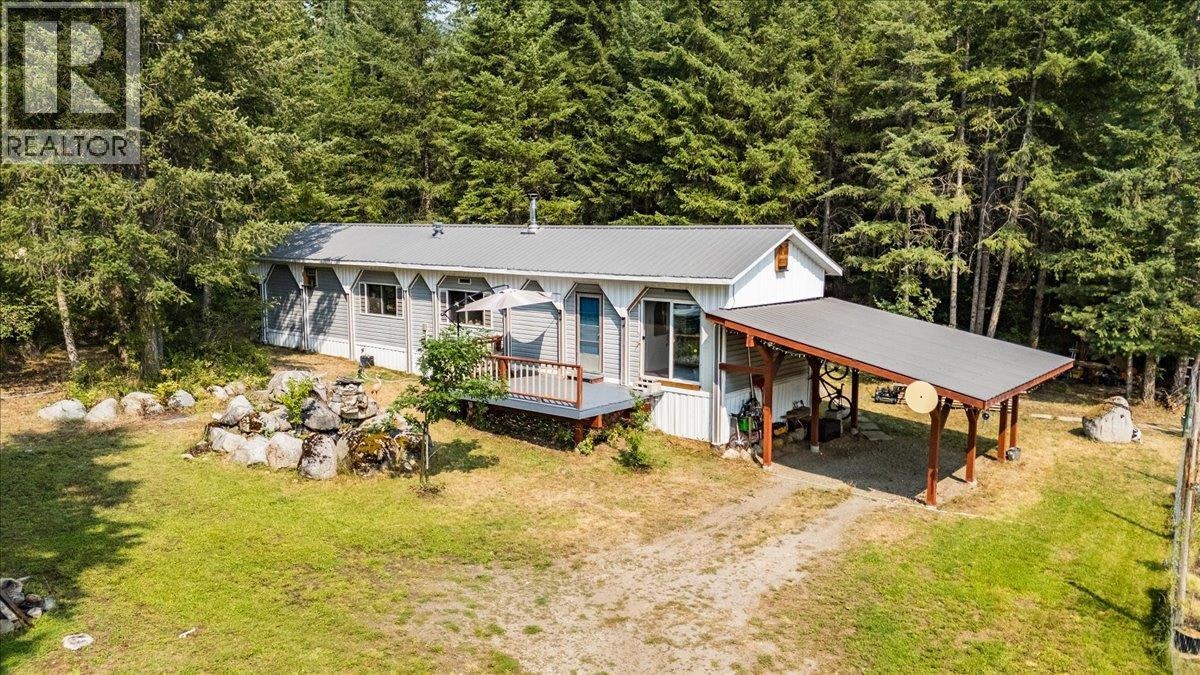 8864 S Slocan Road, Slocan, BC, V0G 2C0