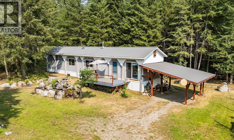 8864 S Slocan Road