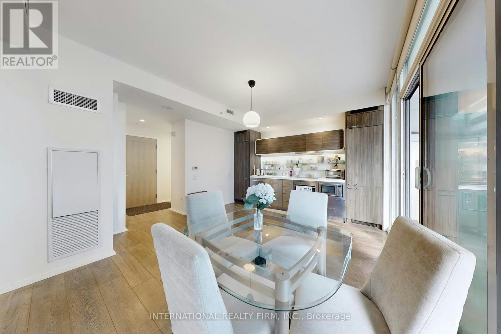 2911-45 Charles Street E, Toronto, ON, M4Y 0B8 - 9