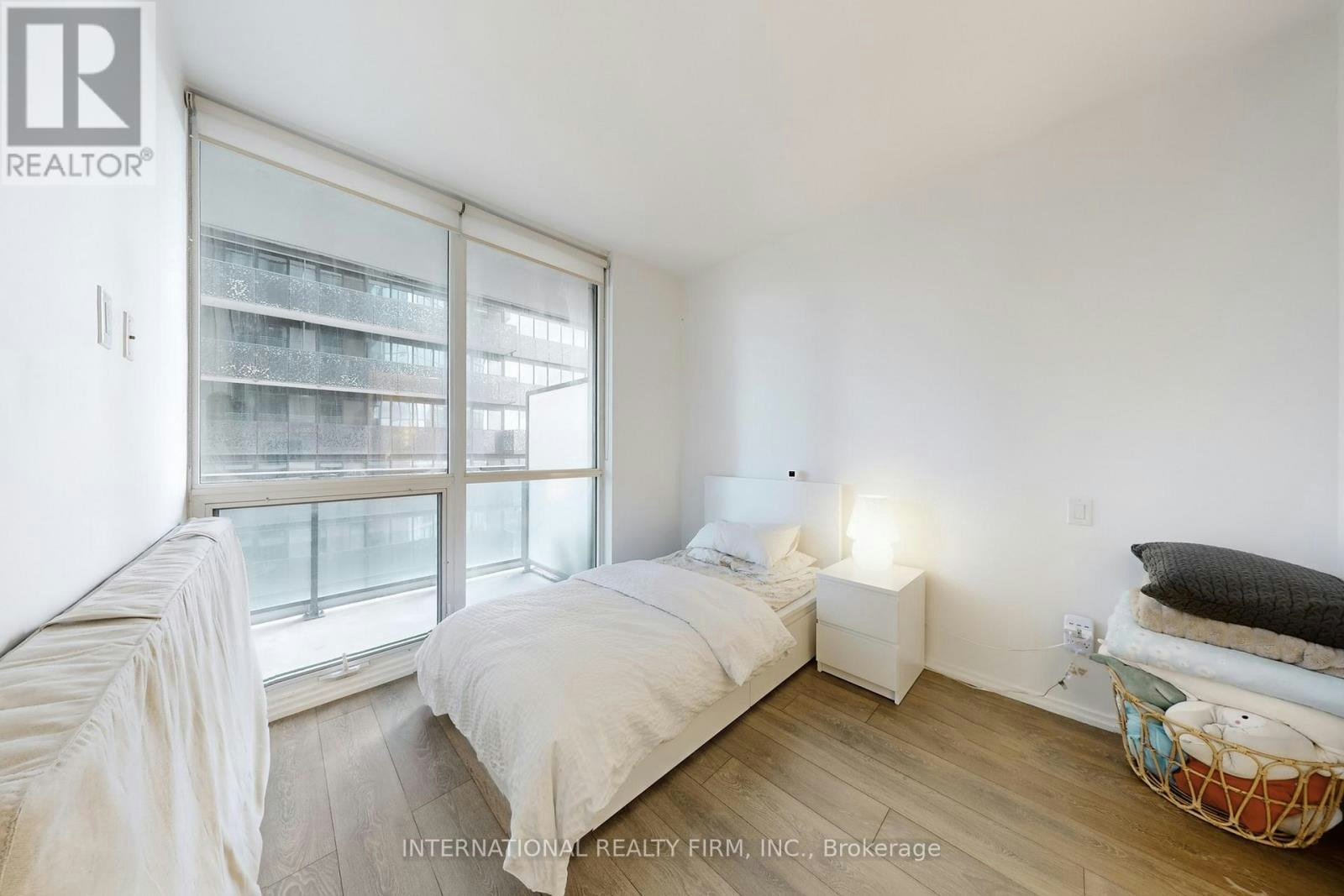 2911-45 Charles Street E, Toronto, ON, M4Y 0B8 - 17