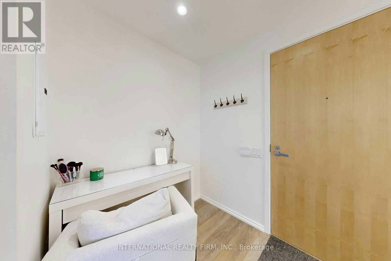 2911-45 Charles Street E, Toronto, ON, M4Y 0B8 - 4