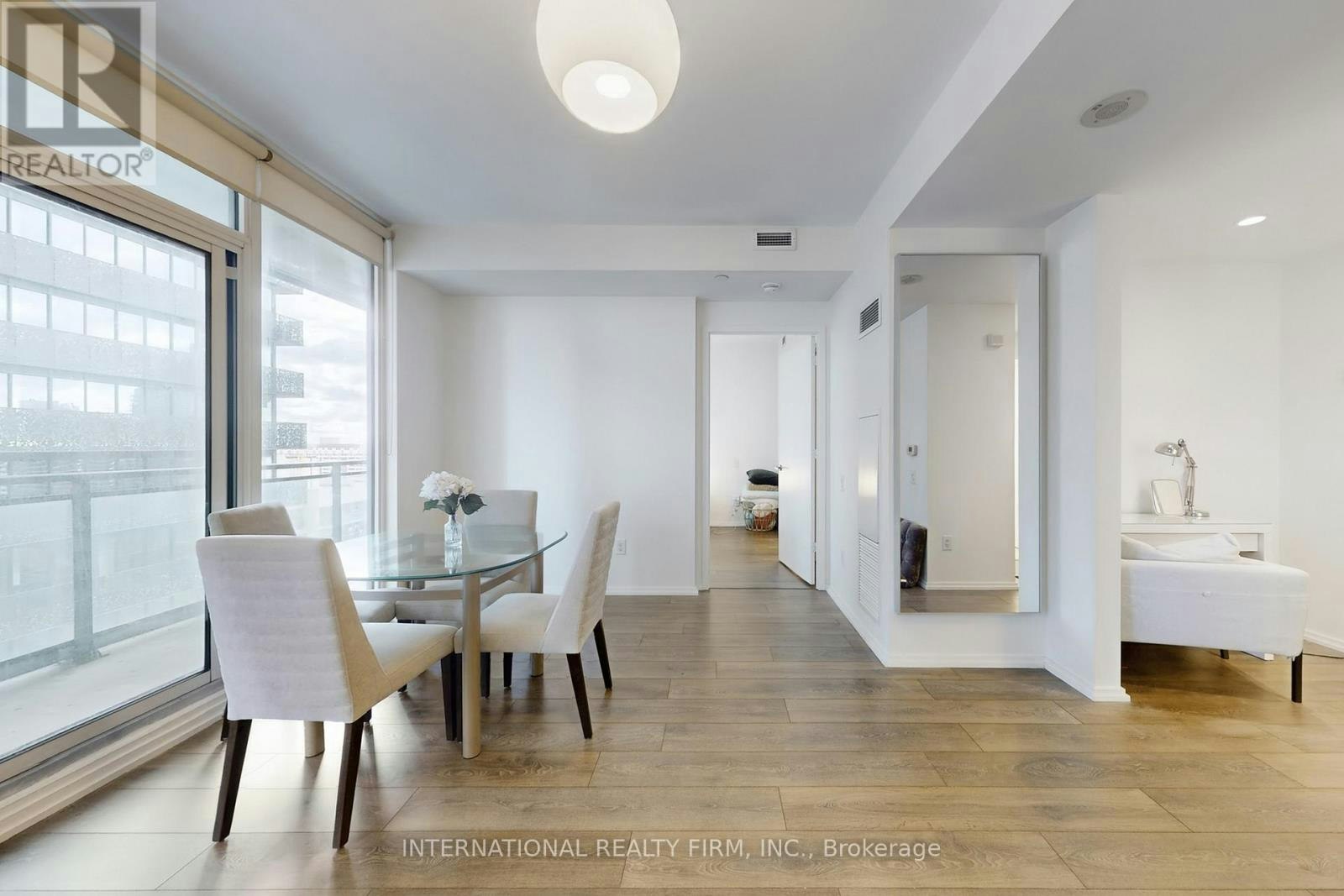 2911-45 Charles Street E, Toronto, ON, M4Y 0B8 - 11