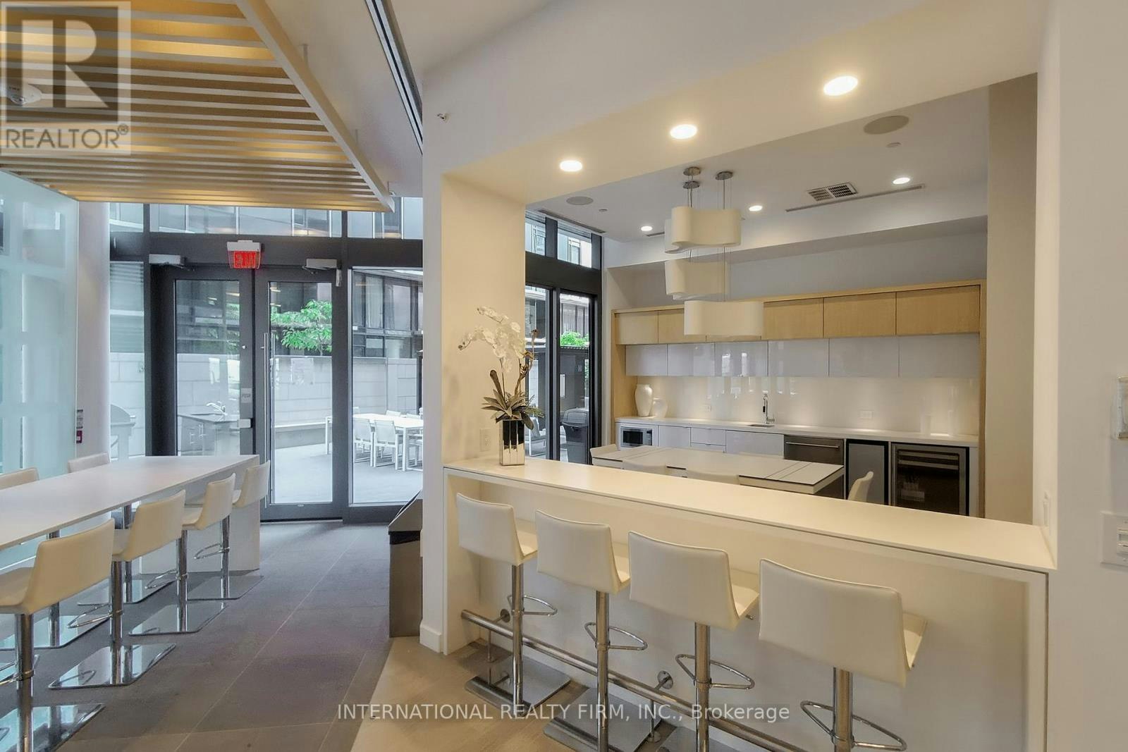 2911-45 Charles Street E, Toronto, ON, M4Y 0B8 - 32
