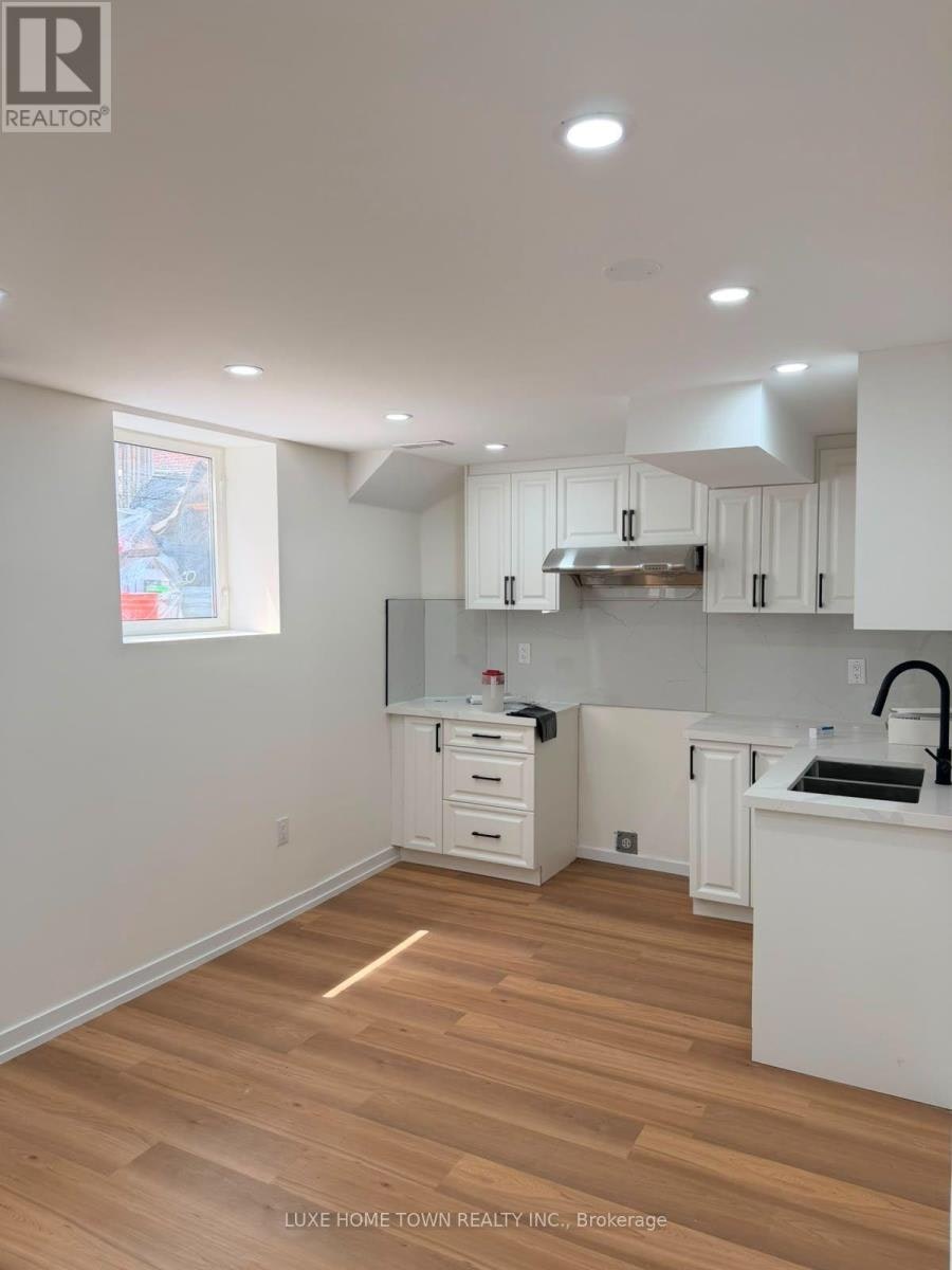 18 Golden Springs(bsmt Drive, Brampton, ON, L7A 4N4