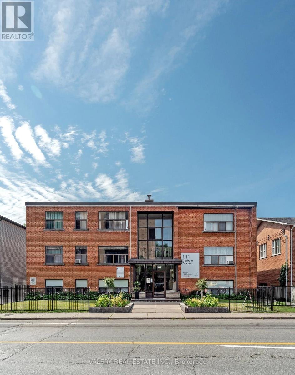 108-111 Cosburn Avenue, Toronto, ON, M4J 2L1