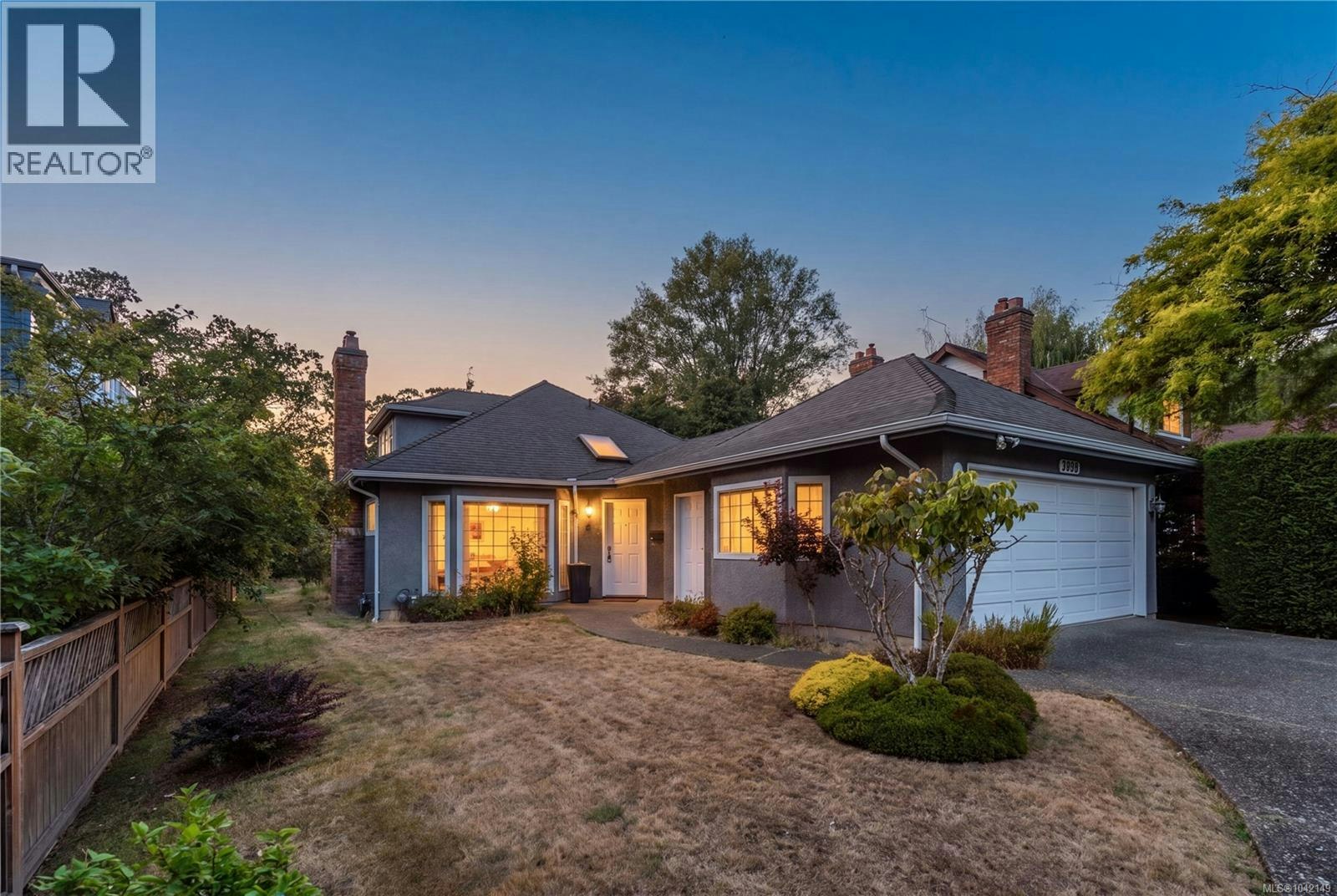 1376 Oliver Street, Oak Bay, BC, V8S 4W9