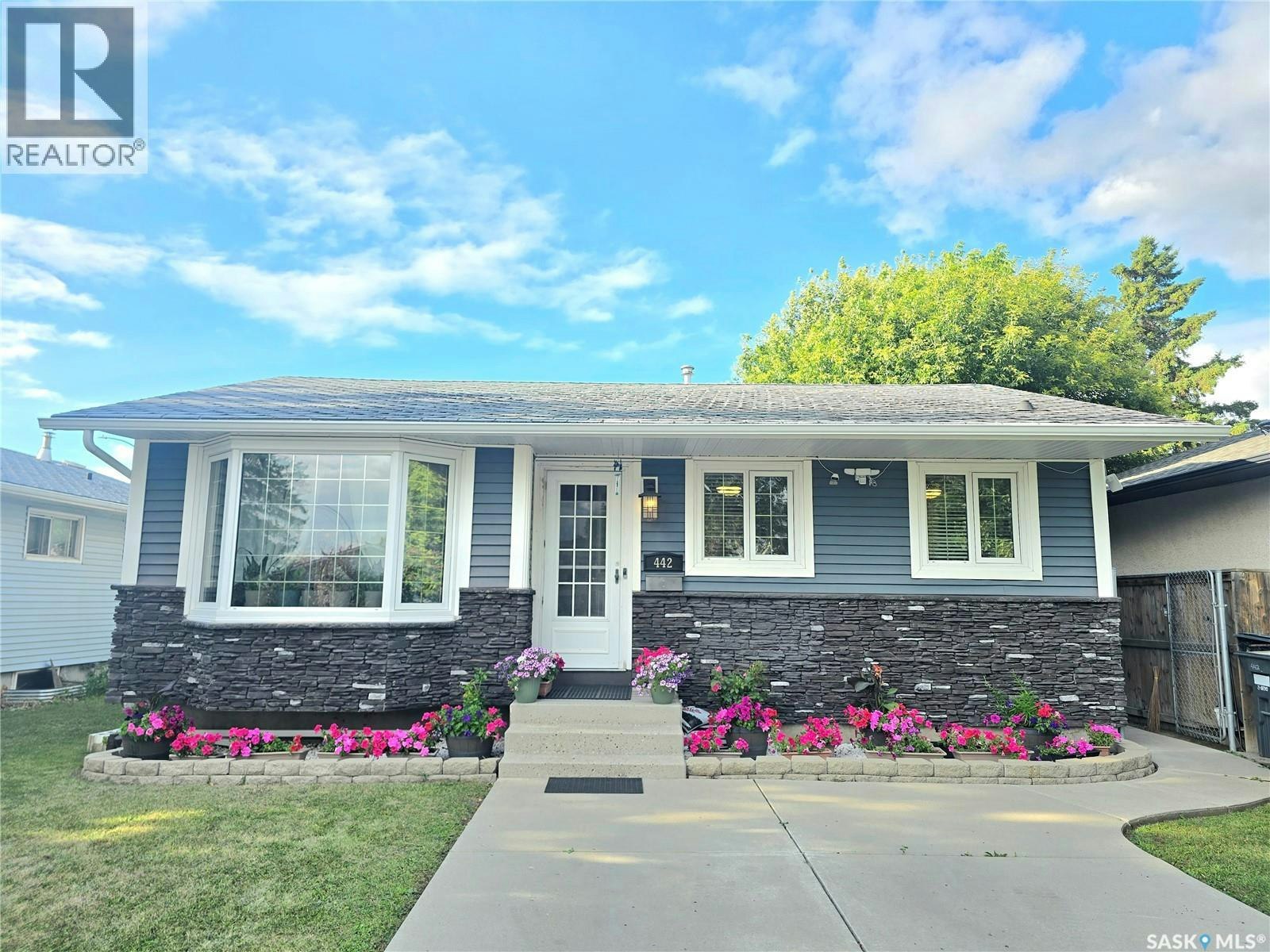 442 Douglas Crescent, Saskatoon, SK, S7L 4T5