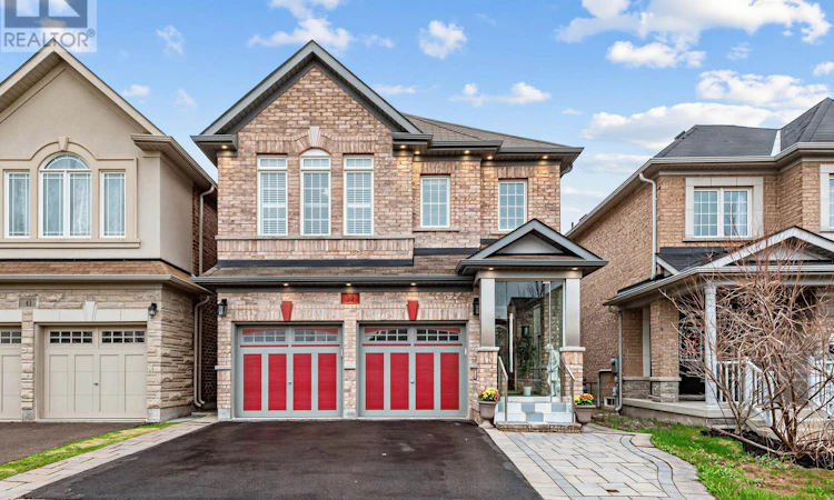 39 Riding Mountain Drive