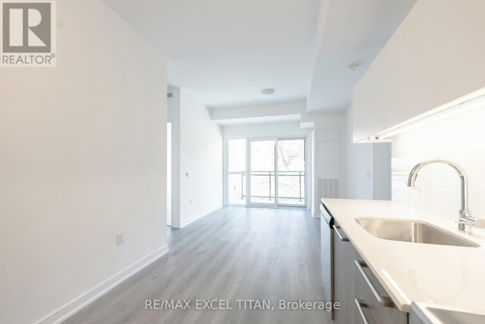 208-25 Neighbourhood Lane, Toronto, ON, M8Y 0C4 - 5