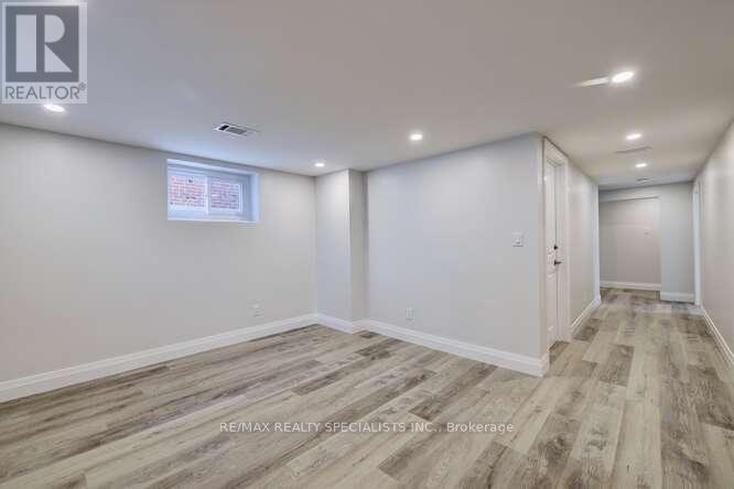 43 Firwood (Lower Crescent, Toronto, ON, M9B 2V9 - 6