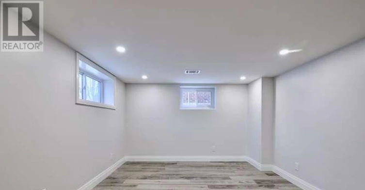43 Firwood (Lower Crescent, Toronto, ON, M9B 2V9 - 5