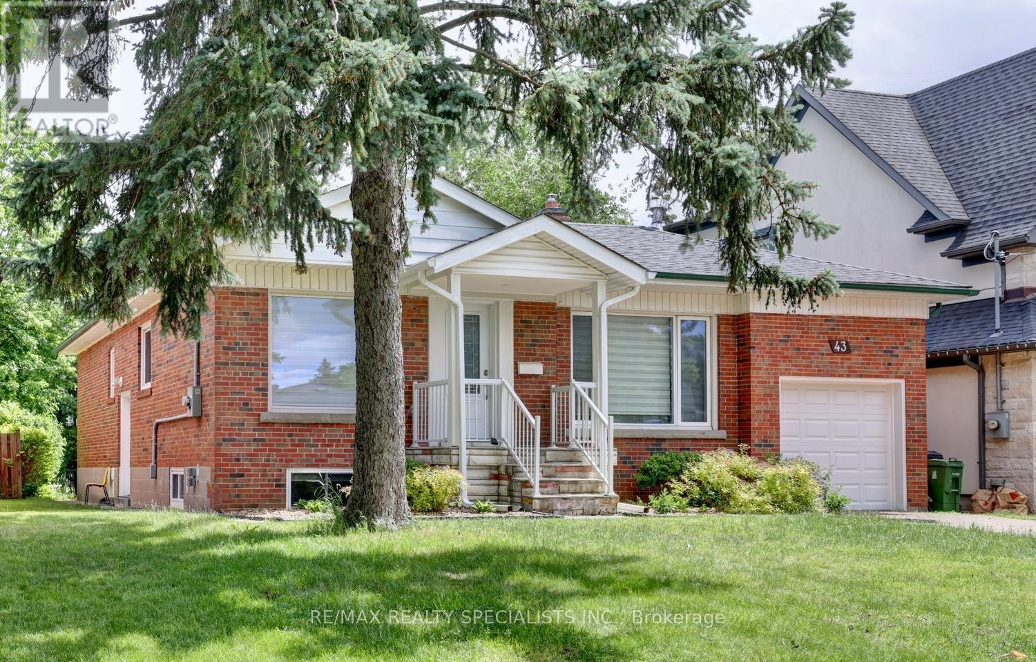 43 Firwood (Lower Crescent, Toronto, ON, M9B 2V9 - 2