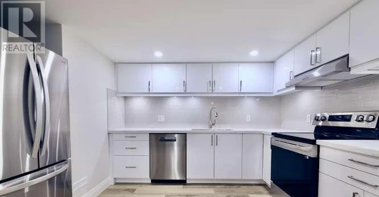 43 Firwood (Lower Crescent, Toronto, ON, M9B 2V9 - 9
