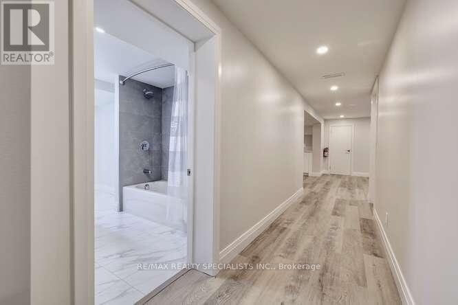 43 Firwood (Lower Crescent, Toronto, ON, M9B 2V9 - 13