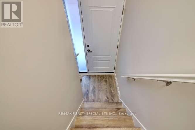 43 Firwood (Lower Crescent, Toronto, ON, M9B 2V9 - 4