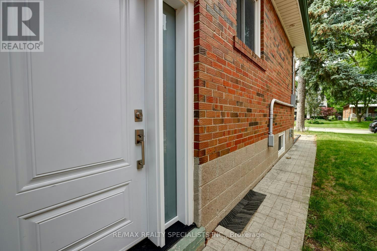 43 Firwood (Lower Crescent, Toronto, ON, M9B 2V9 - 18