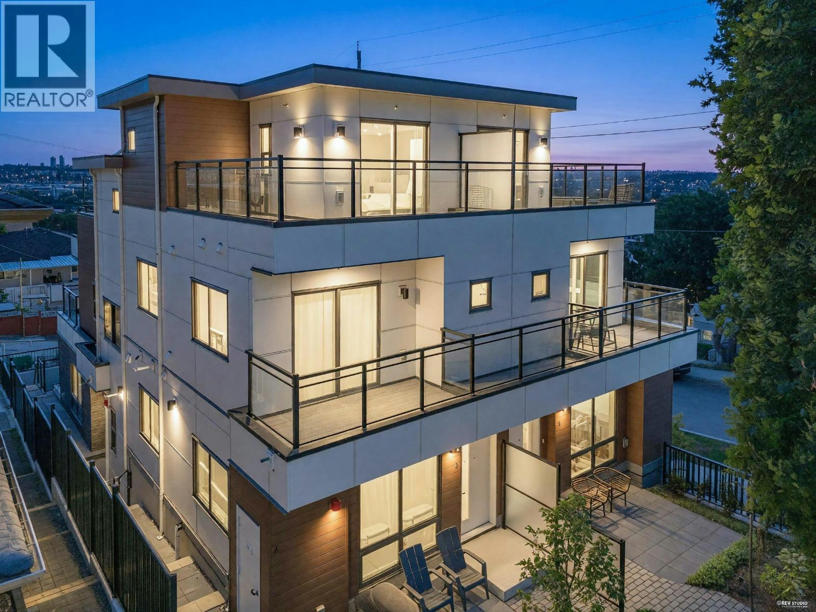 4-3800 Pender Street, Burnaby, BC, V5C 2L5