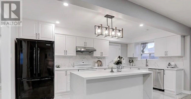 38 Boarhill Drive, Toronto, ON, M1S 2M3 - 2