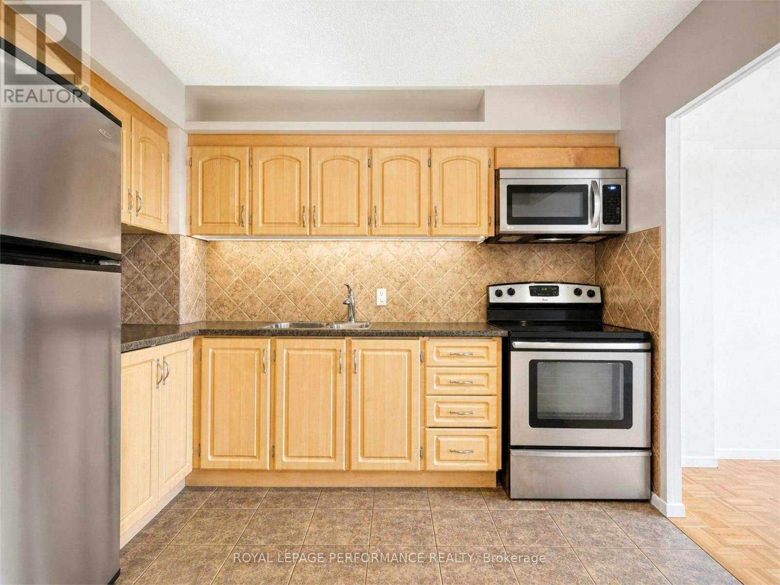 708 158c Mcarthur Avenue, Ottawa, ON, K1L 8E7 - 5