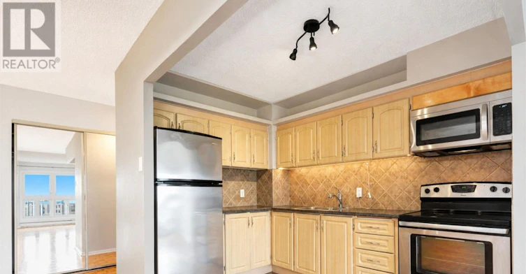 708 158c Mcarthur Avenue, Ottawa, ON, K1L 8E7 - 4