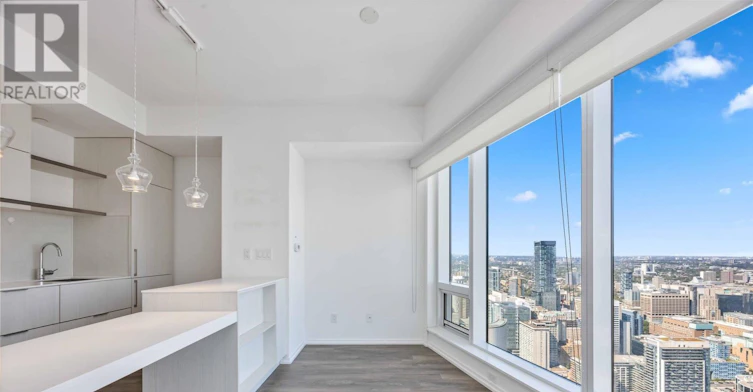 5713-197 Yonge Street, Toronto, ON, M5B 0C1 - 5