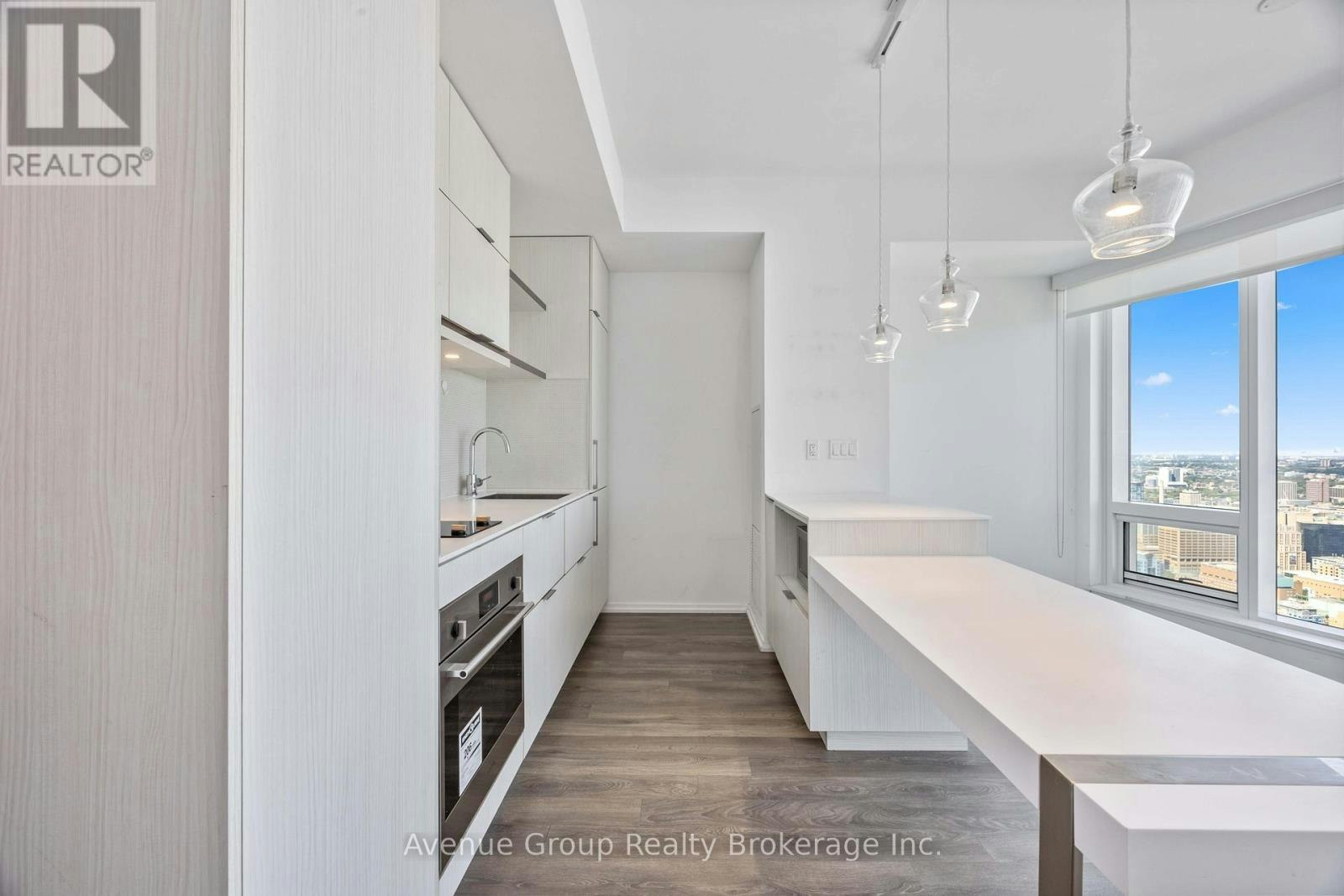 5713-197 Yonge Street, Toronto, ON, M5B 0C1 - 6