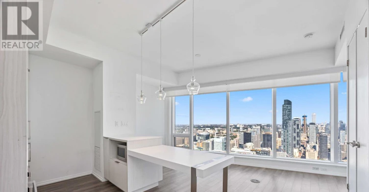 5713-197 Yonge Street, Toronto, ON, M5B 0C1