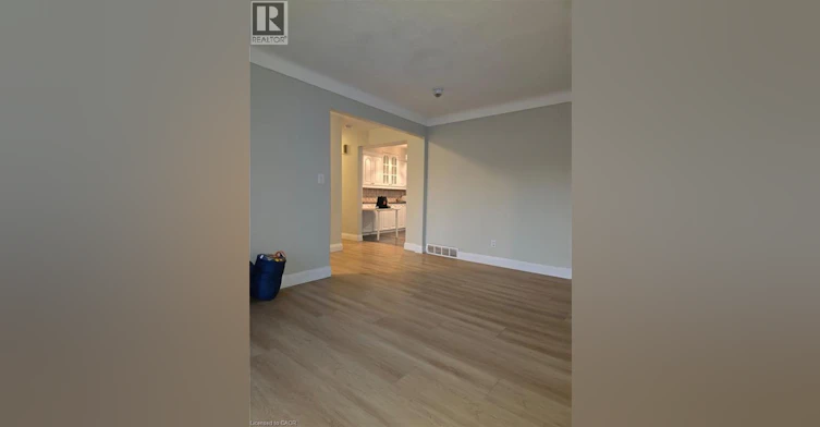 Upper-26 Glengarry Road, St. Catharines, ON, L2T 2V2