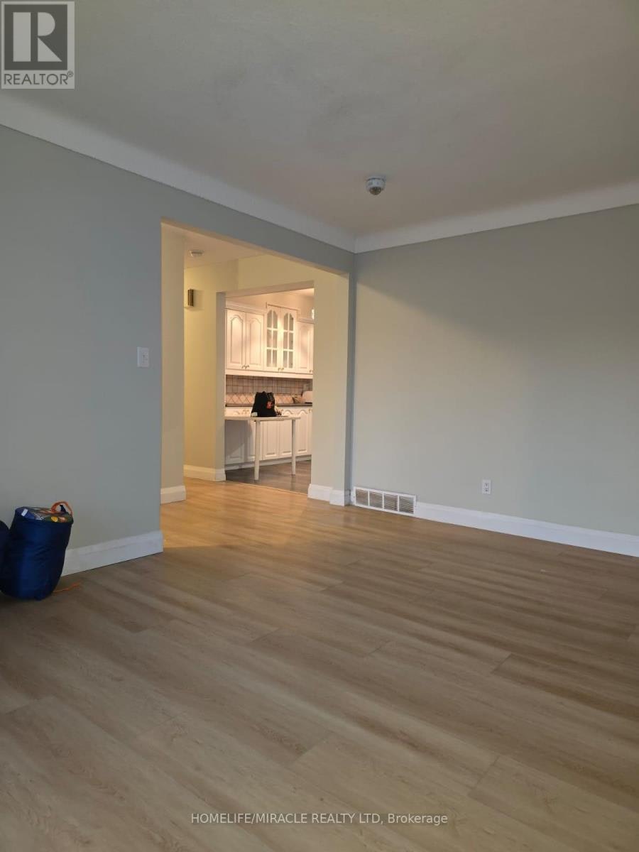 UPPER-26 Glengarry Road, St. Catharines, ON, L2T 2V2