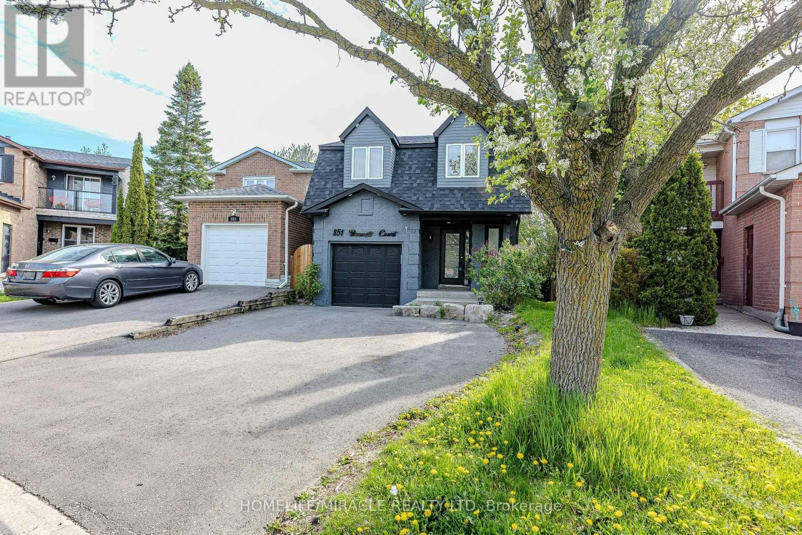 851 Bennett Court, Oshawa, ON, L1K 1V3 - 2