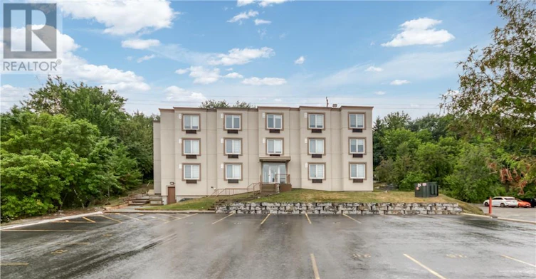302-1755 Regent Street, Greater Sudbury, ON, P3E 3Z7 - 2