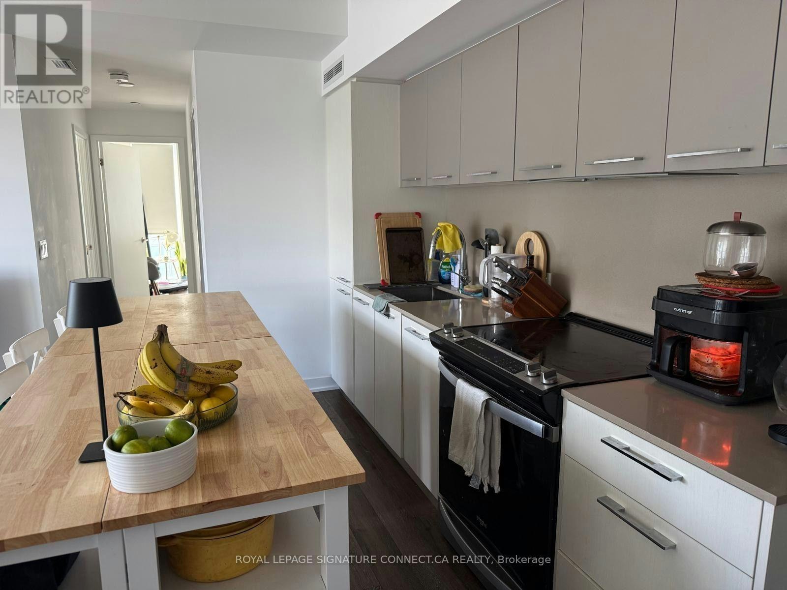 710-45 Baseball Place, Toronto, ON, M4M 0H1 - 2