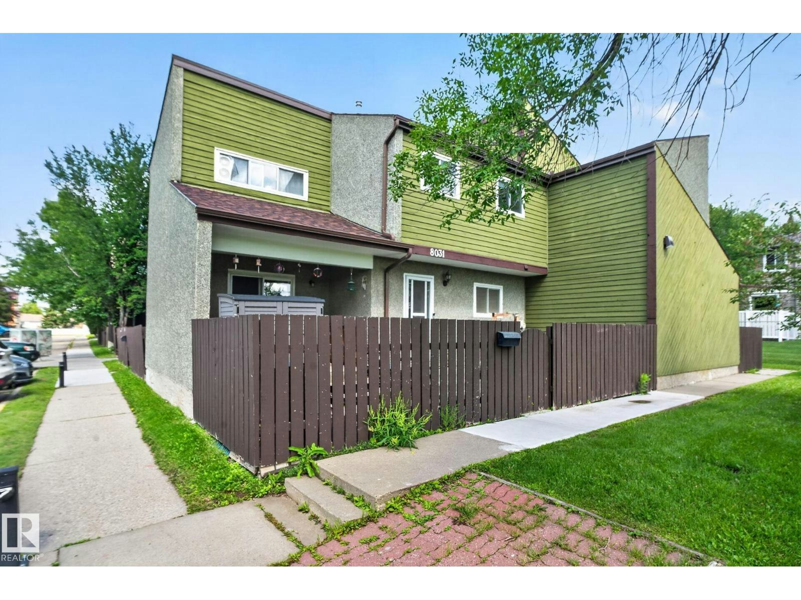 8031 27 Avenue NW - 3