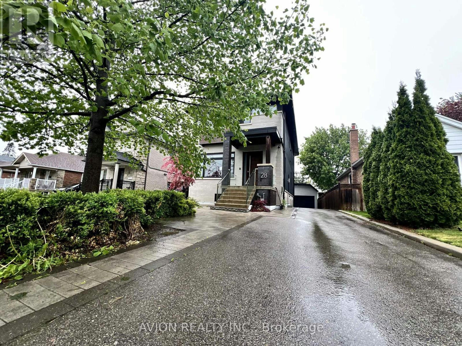 BSMT-28 Monarchdale Avenue, Toronto, ON, M6M 2S7 - 2