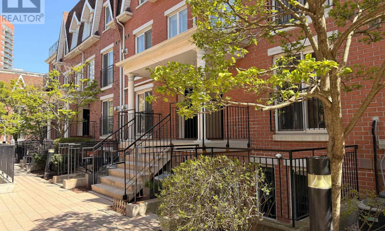 725-10 Laidlaw Street