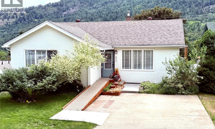 654 Schofield Highway