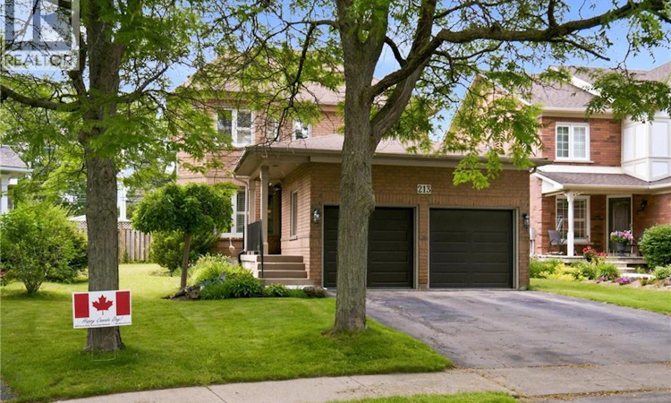 213 Fellowes Crescent