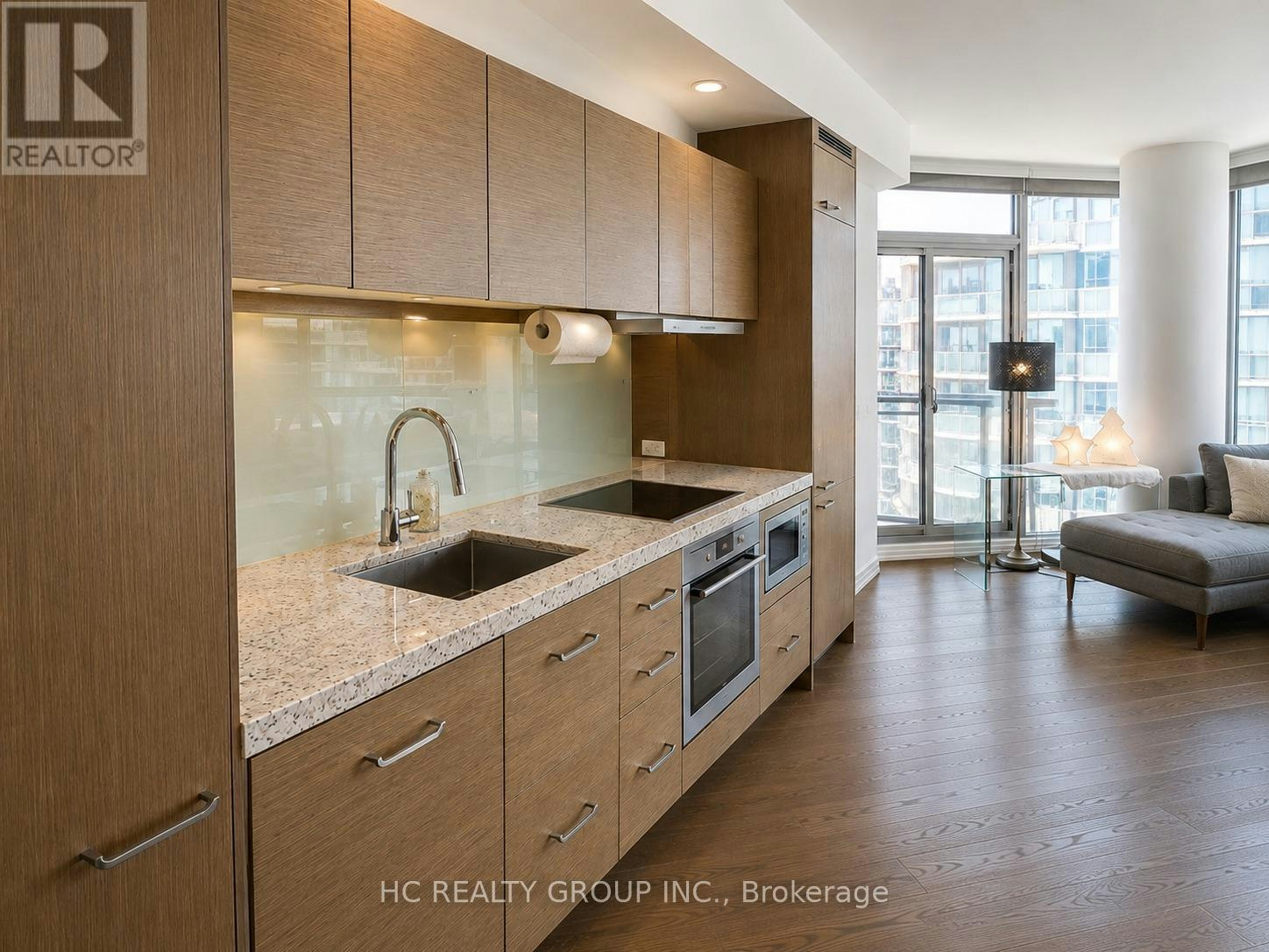 4509-45 Charles Street E, Toronto, ON, M4Y 1S2 - 4
