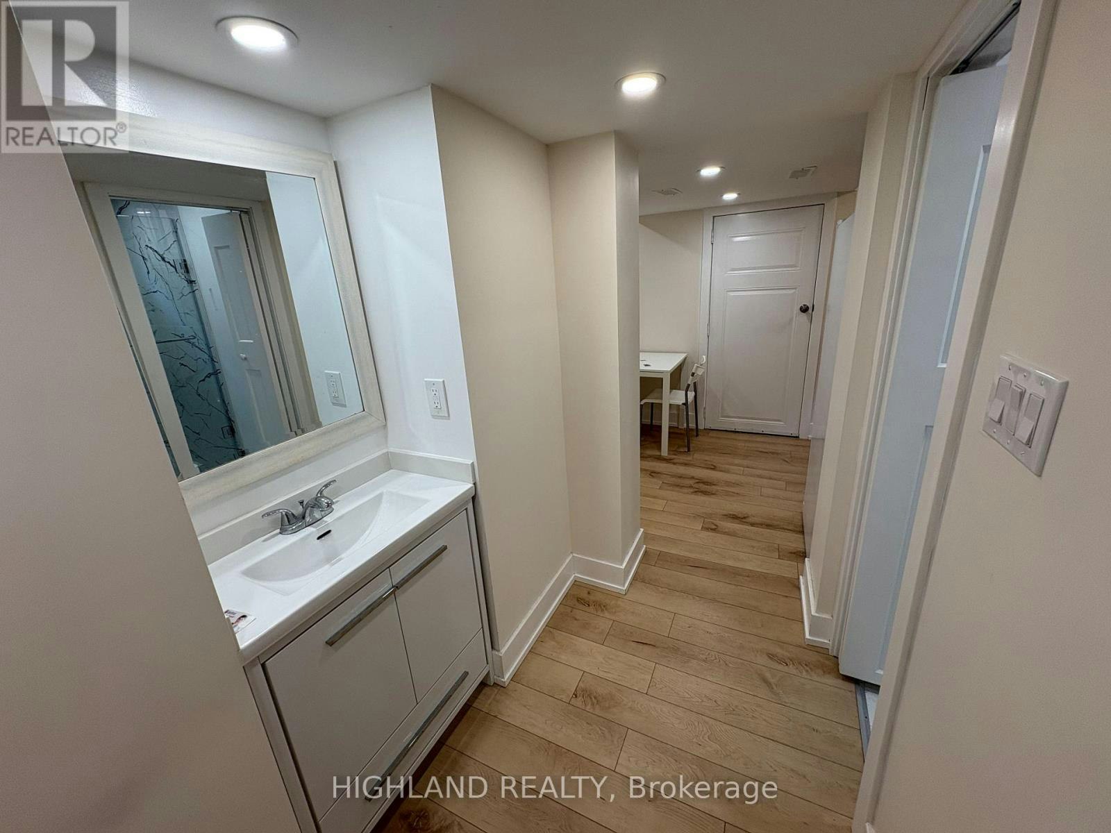 BASEMENT-167 Churchill Avenue, Toronto, ON, M2N 1Z3 - 4