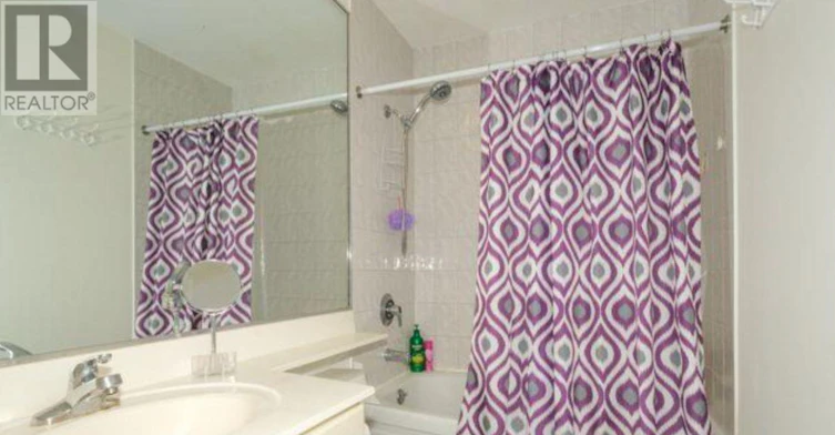 PH305- ROOMB-18 Lee Centre Drive, Toronto, ON, M1H 3H5 - 5
