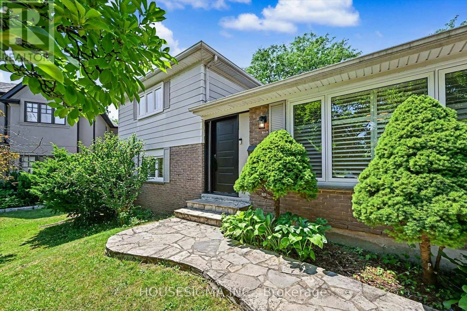 444 Withnell Crescent, Oakville, ON, L6L 3L9 - 2