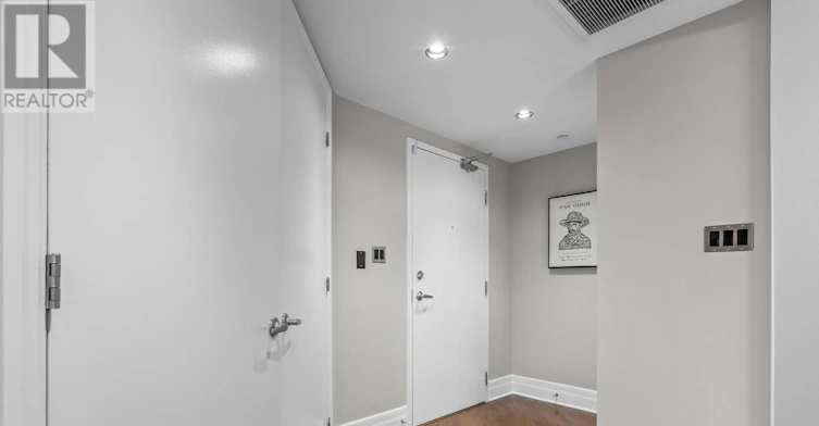 312-808 Bronson Avenue, Ottawa, ON, K1S 5A4 - 3