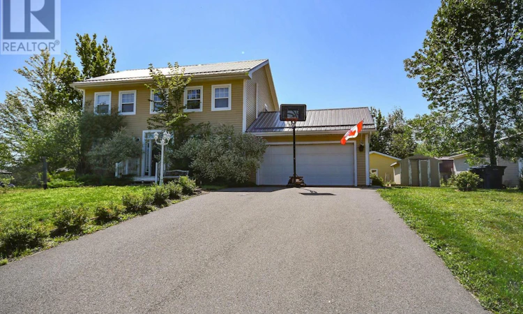 98 Parkside Drive