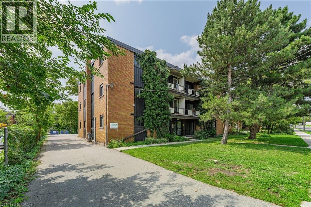 4-157 Ahrens Street W, Kitchener, ON, N2H 4C8