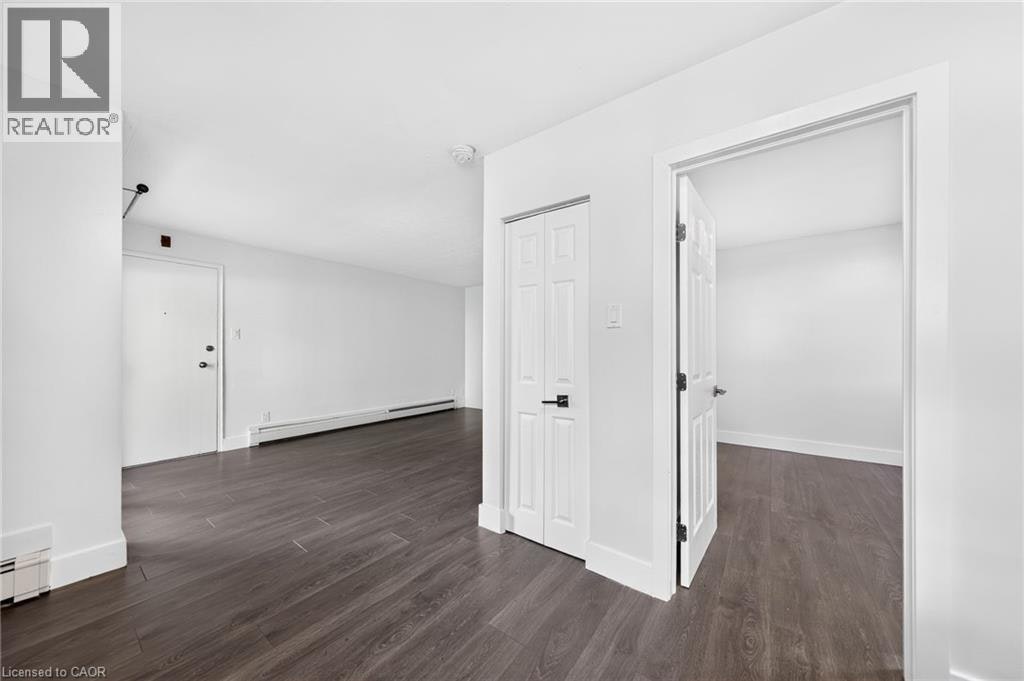 4-157 Ahrens Street W, Kitchener, ON, N2H 4C8 - 16